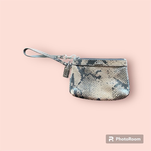 Coach Wristlet Snakeskin Pattern - Picture 1 of 12